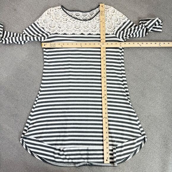 UMGEE Striped Crochet Lace Shoulder Tee Shirt Dress Gray Ivory Medium - Picture 10 of 11